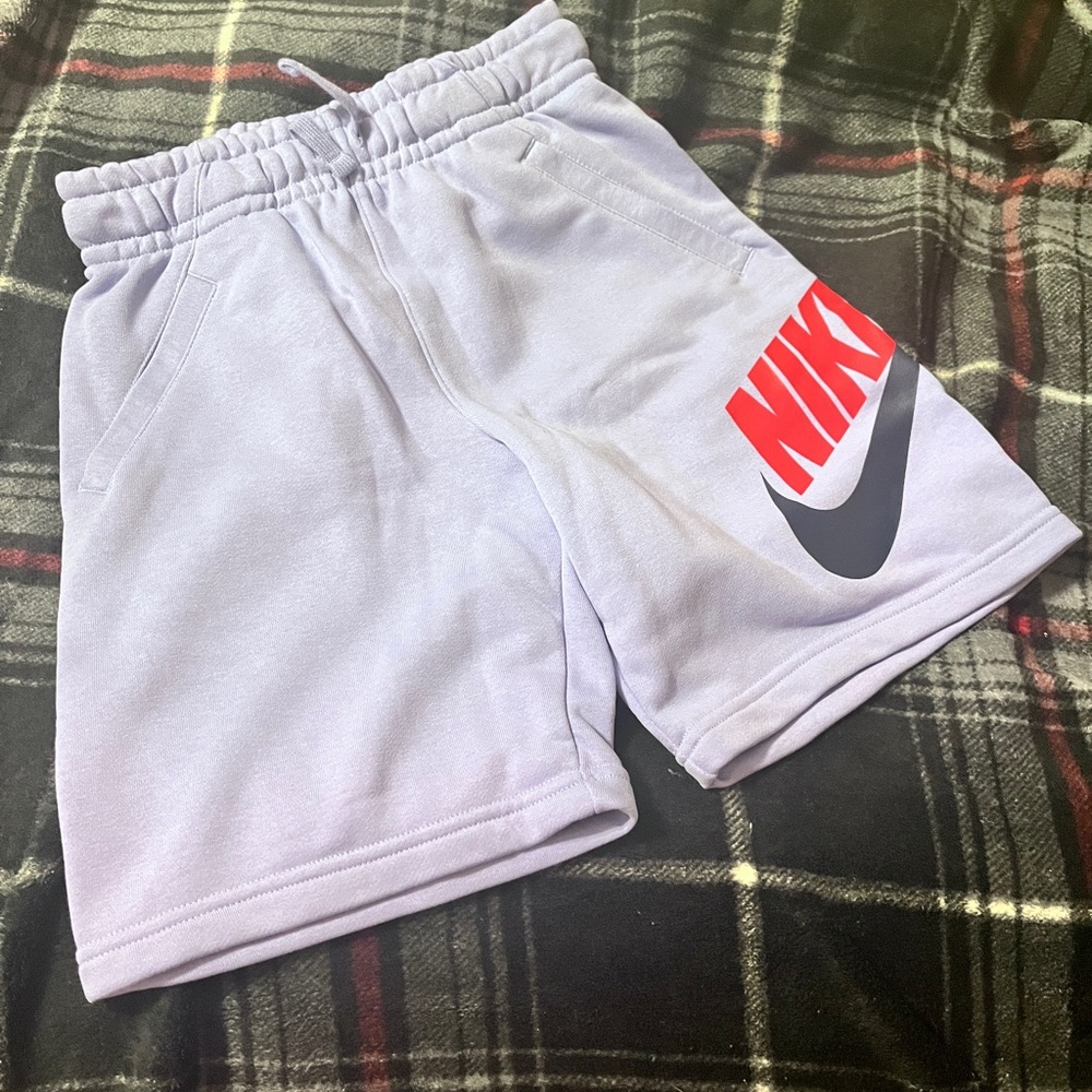 Nike Lilac Shorts with pockets_24” waist